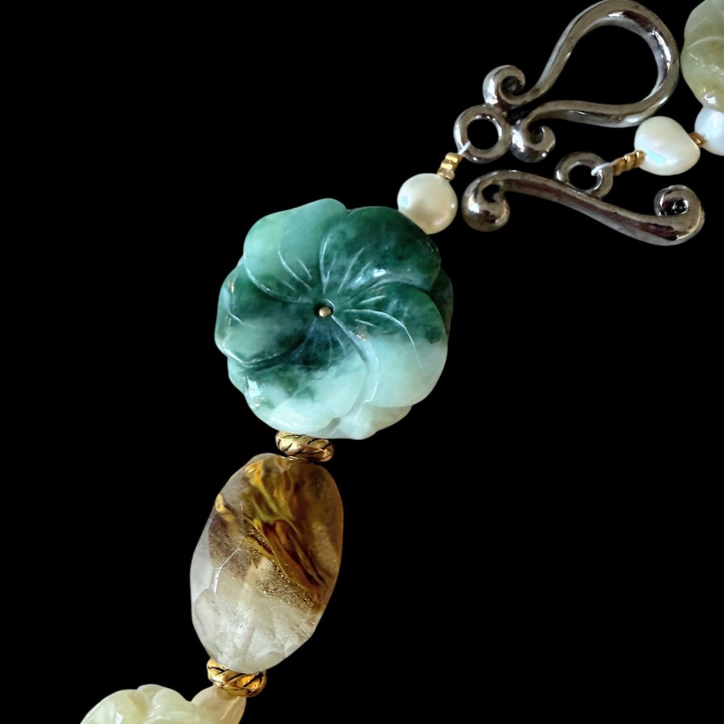 Jade, striped agate and freshwater pearl choker