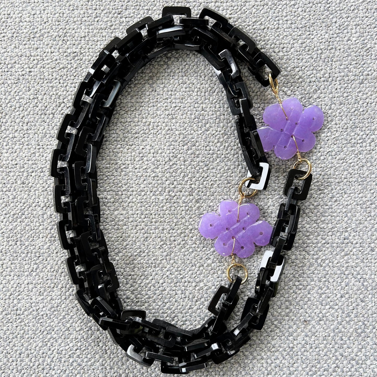 Buffalo horn necklace with purple jade carved knots